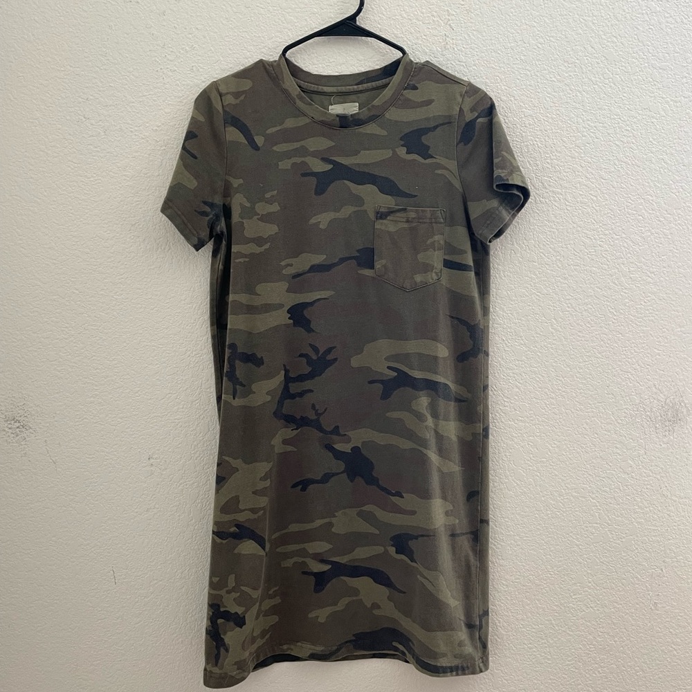 Thread and Supply T-Shirt Dress Camo Women’s Size Small
